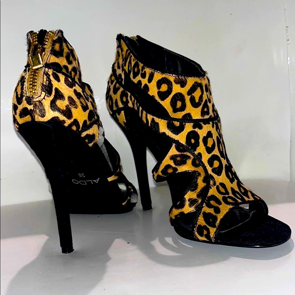 Aldo Brown real leather and Black Stiletto Heels with Cut-Out Design - Picture 2 of 7